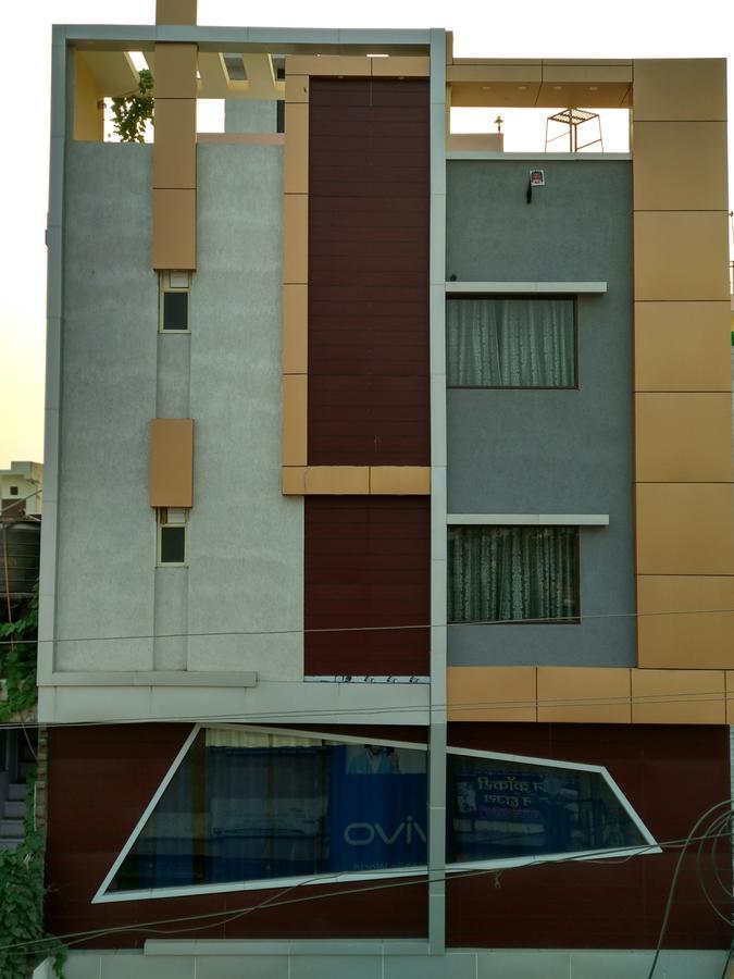 Oyo 60976 Hotel Shree Ji Morena Exteriör bild